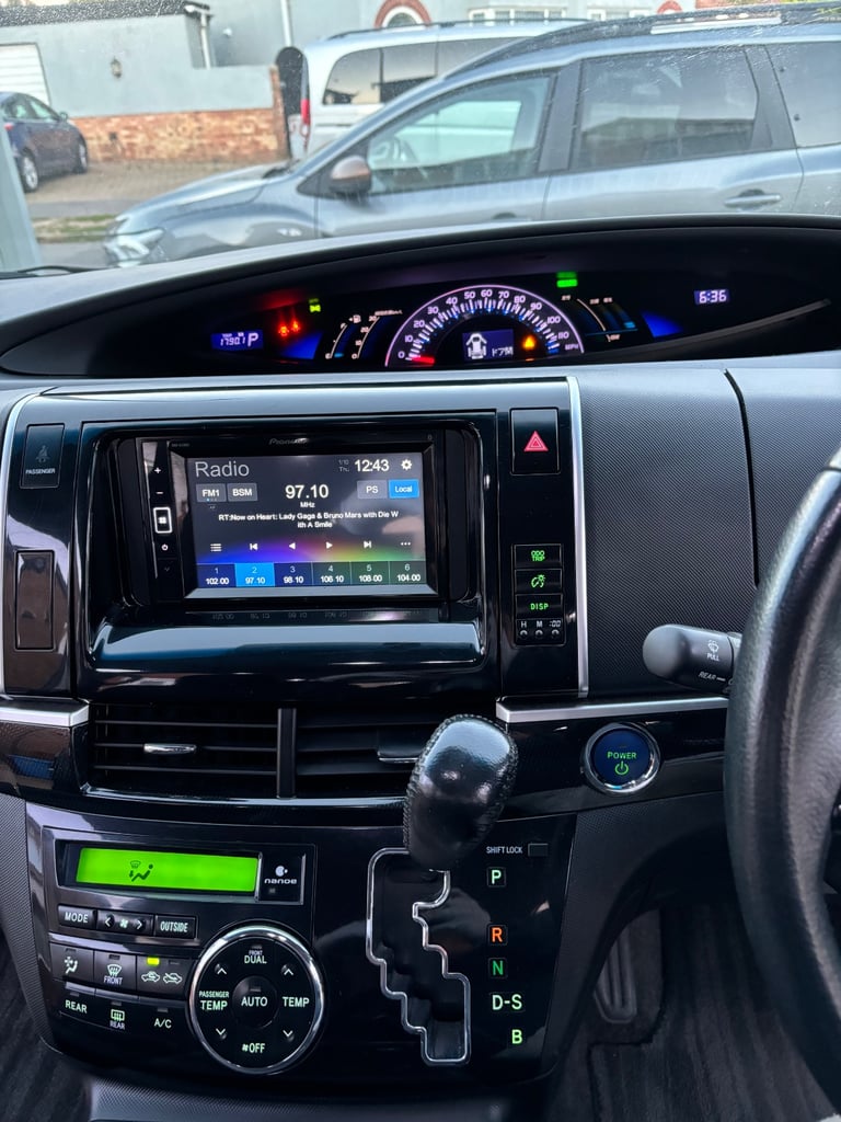 Toyota Estima E-Four - 2.4 Hybrid - 7 Seater - ULEZ dash cam 