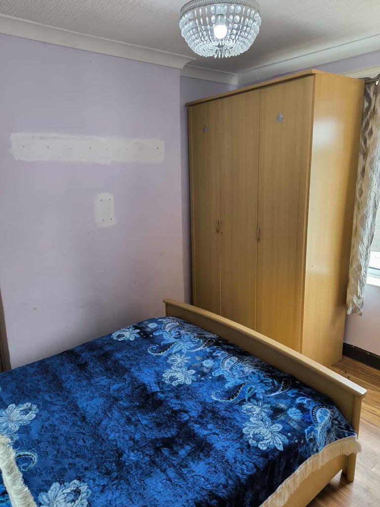 Fully furnished room is available for rent in Stretford, Manchester