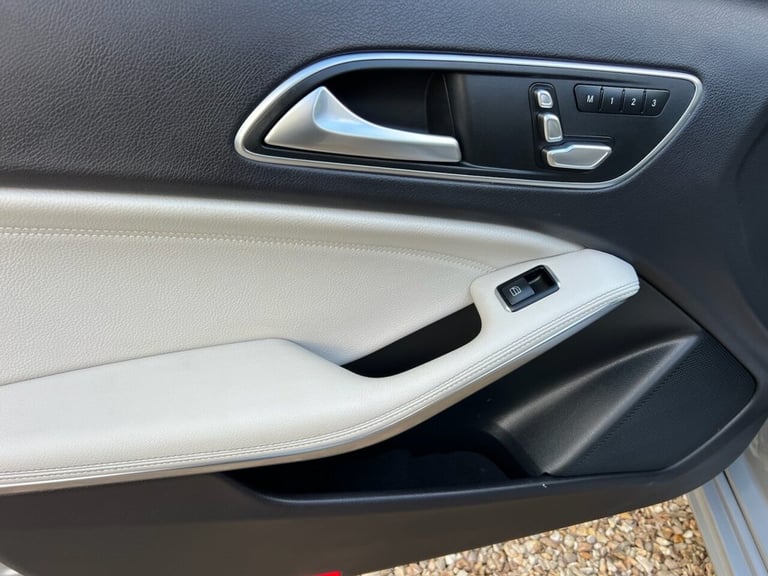 2017 Mercedes-Benz A-Class 2.1 A200d Sport (Premium Plus) Hatchback 5dr Diesel 7G-DCT Euro 6 (s/s...