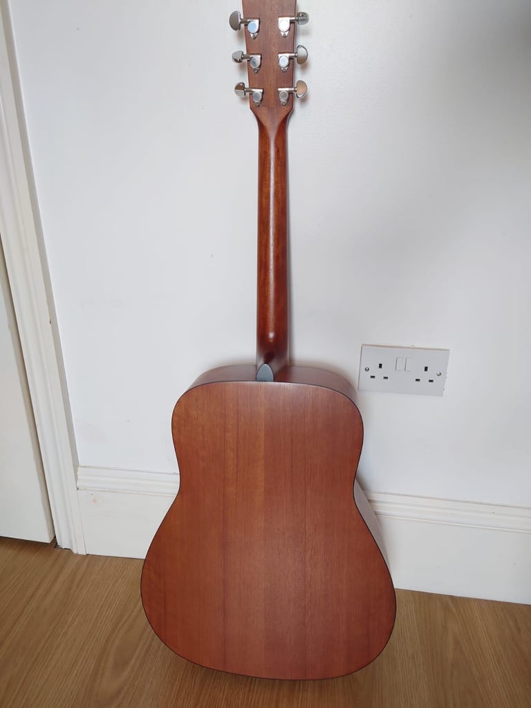 Yamaha FG700MS Solid Top Acoustic guitar with gigbag