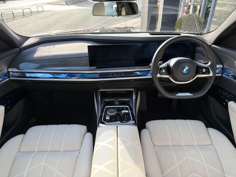 2025 BMW 7 Series 3.0 750e 22.1kWh Excellence Saloon 4dr Petrol Plug-in Hybrid Auto xDrive Eu SAL...