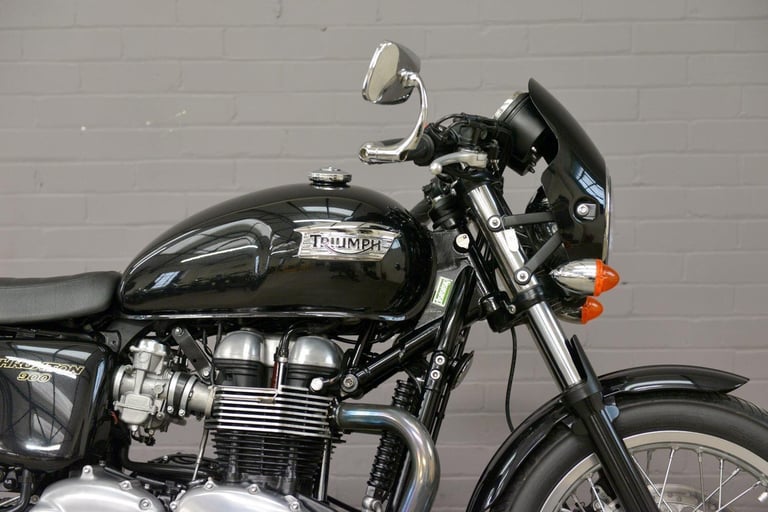 2014 Triumph Thruxton 900 865