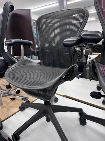 Herman Miller Aeron Ergonomic Office Chairs Graphite Size B