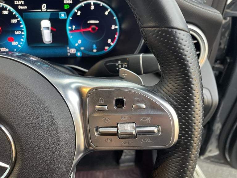 2021 Mercedes-Benz GLC 2.0 GLC300d AMG Line (Premium Plus) SUV 5dr Diesel G-Tronic+ 4MATIC Euro 6...