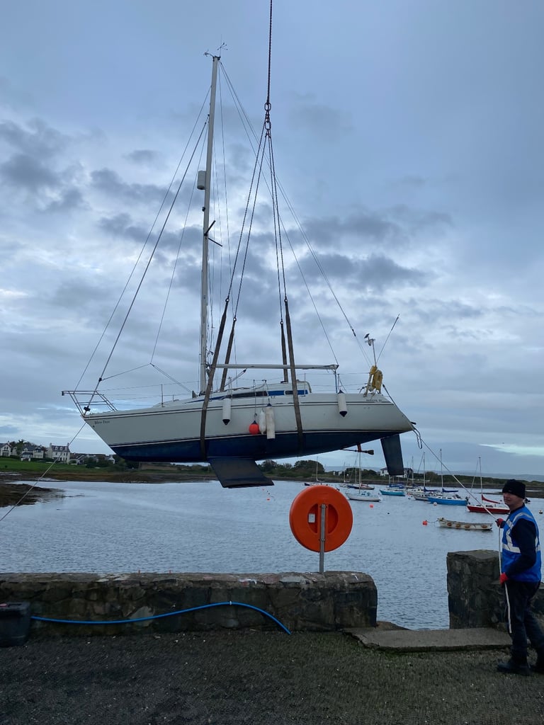 Free storage Hunter horizon 30 sailboat boat bilge keel yacht 