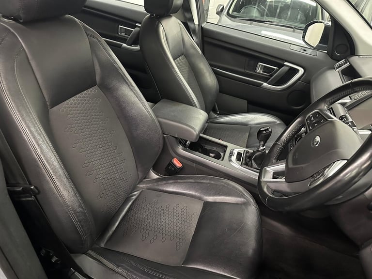 2016 Land Rover Discovery Sport 2.0 TD4 SE Tech 4WD Euro 6 (s/s) 5dr (5 Seat) ESTATE Diesel Manual