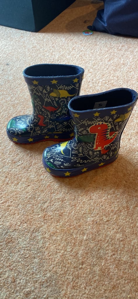 Size 4 wellies 