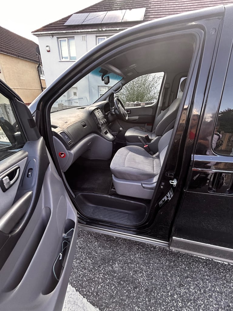 Hyundai, I800, MPV, 2011, Manual, 2497 (cc), 5 doors