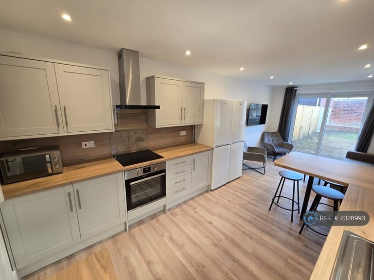 5 bedroom house in Wilton Avenue, Southampton, SO15 (5 bed) (#2328993)