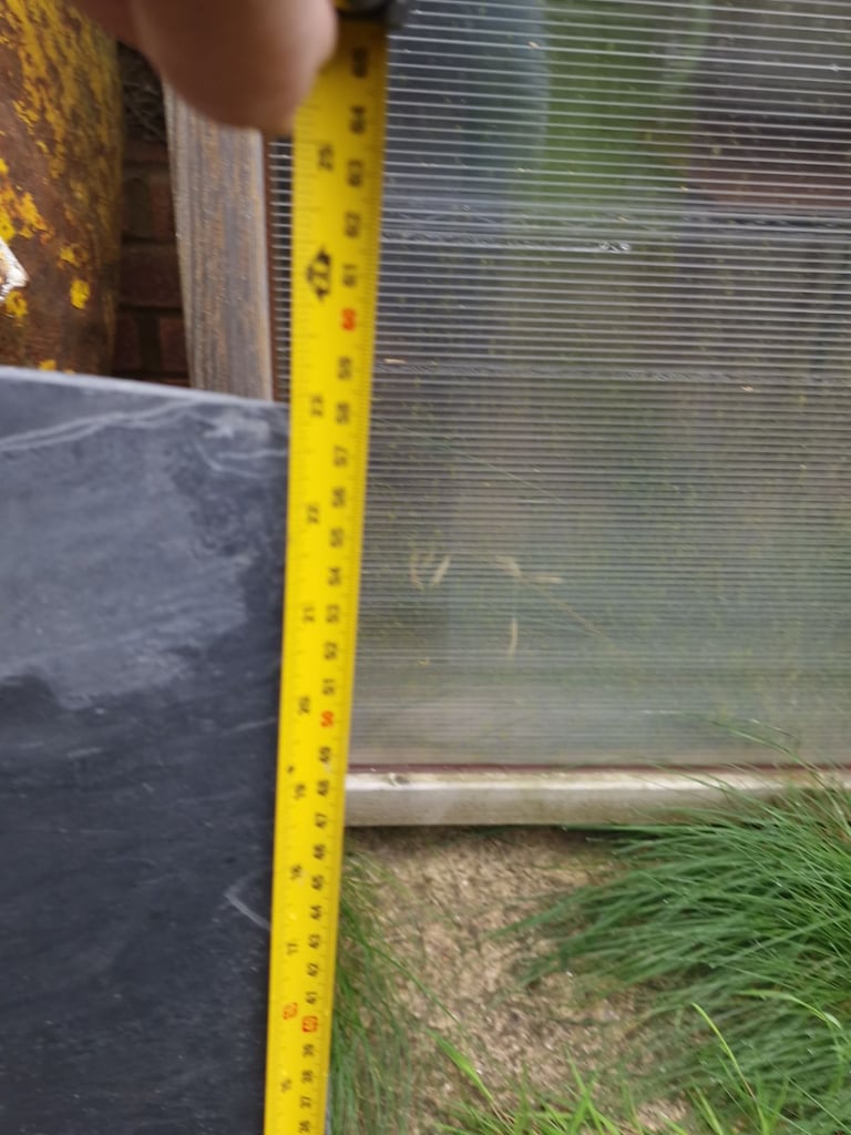 Slate paving circle parts, 3 off curved + offcut. Copper slate and black slate