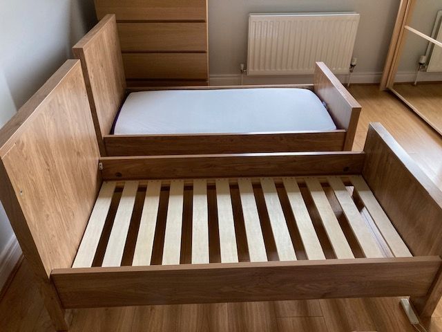 image for Toddler bed with Snuz mattress (£40)