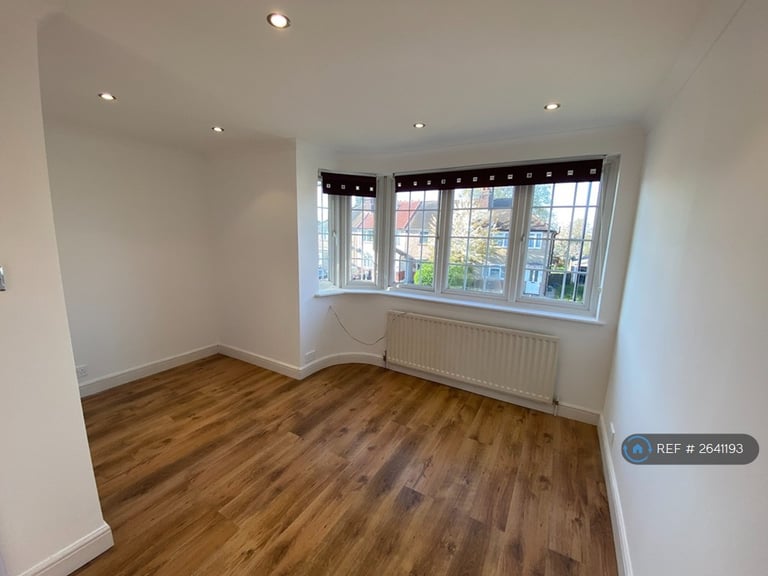 3 bedroom house in Northumberland Crescent, Feltham, TW14 (3 bed) (#2641193)