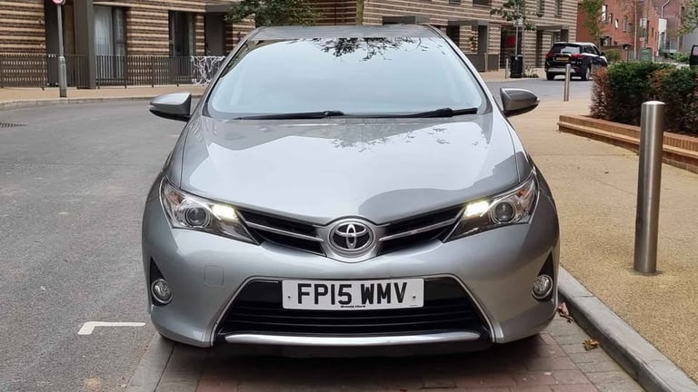 Toyota Auris 1.6 V-Matic Icon Plus Euro 5 | 5-Door Hatchback | ULEZ Compliant | Long MOT