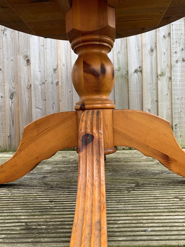 image for Solid Round Dining Table & 4 Chairs Farmhouse Vintage Style High Quality Pine