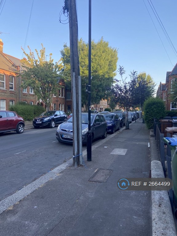 2 bedroom flat in Fleeming Road, London, E17 (2 bed) (#2664499)