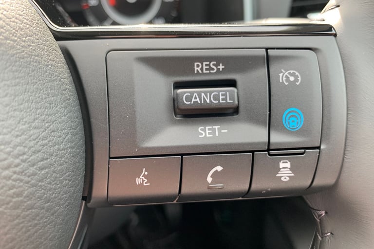 2025 Nissan Qashqai 1.5 E-Power N-Connecta [Glass Roof] 5dr Auto Hatchback Hybrid Automatic