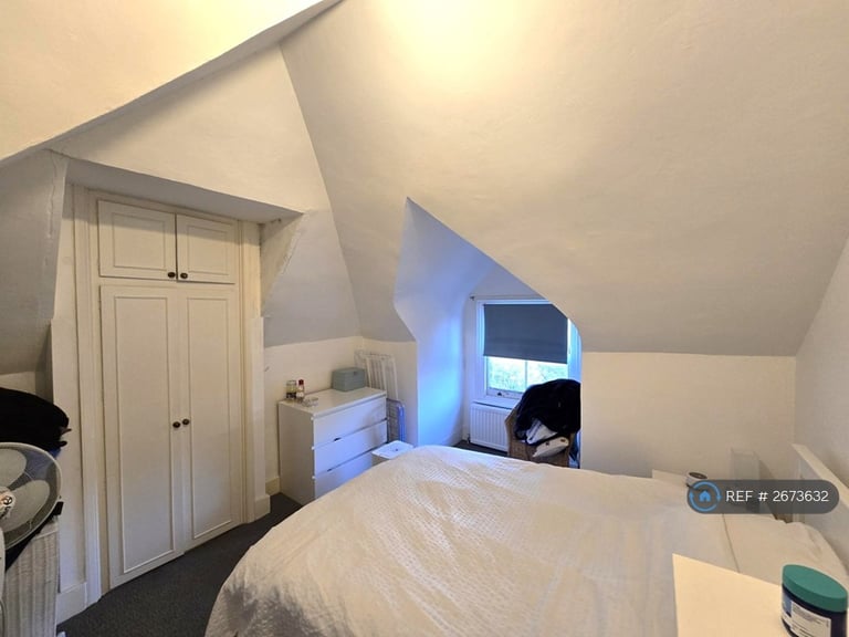 1 bedroom flat in Baldry Gardens, London, SW16 (1 bed) (#2673632)