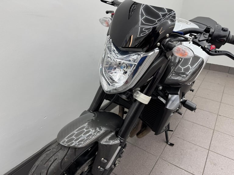 YAMAHA FZ1 N FAZER 1000 SILVER 2007 07 REG JUST 15,015 MILES MIVV FULL SYSTEM