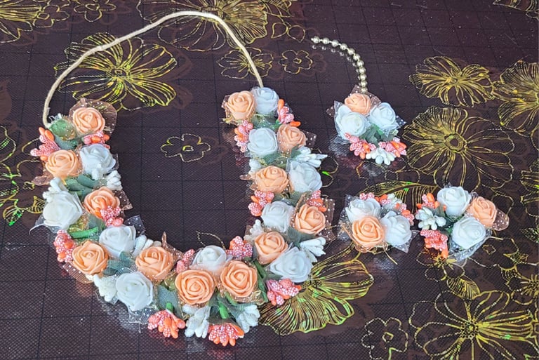 Peach, White and Gold Mehndi Indian Pakistani Jewelery Set