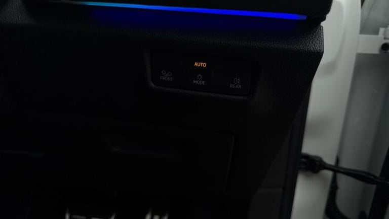 2025 Volkswagen Touran 1.5 eTSI (150ps) R-Line DSG Automatic Estate Hybrid Automatic