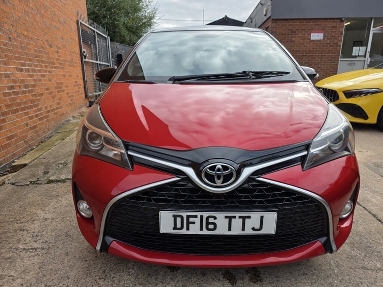 2016 Toyota Yaris 1.33 VVT-i Design 5dr CVT HATCHBACK PETROL Automatic