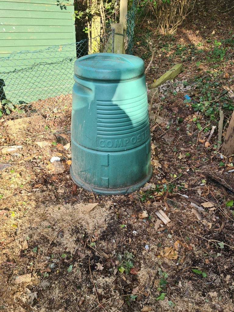 Compost bin