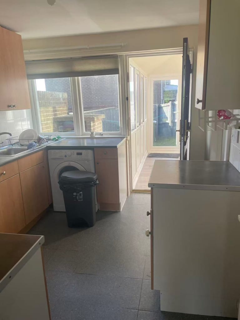 3 bedroom house to let