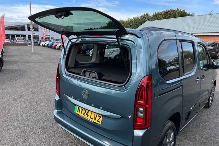 2024 Vauxhall Combo Life Electric 50kWh Ultimate MPV 5dr Electric Auto (7.4kW Charger) (136 ps) M...