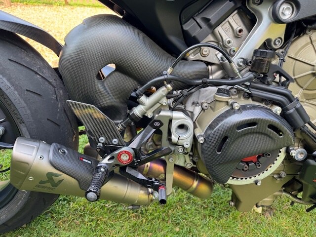 2021 Ducati STREETFIGHTER V4S Akropovic Exhaust, Thousands Spent !!  PETROL Manual