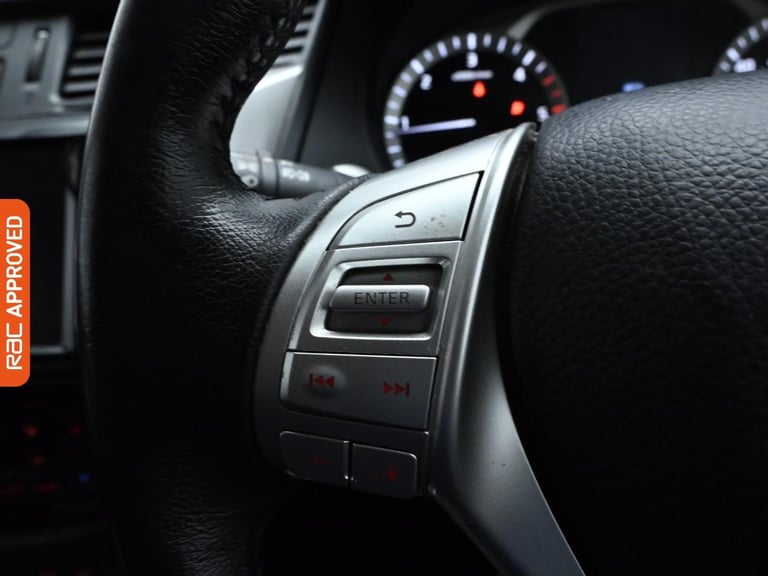 2020 Nissan Navara 2.3 dCi N-Connecta Pickup Double Cab 4dr Diesel Auto 4WD Euro 6 (190 ps) Pick ...