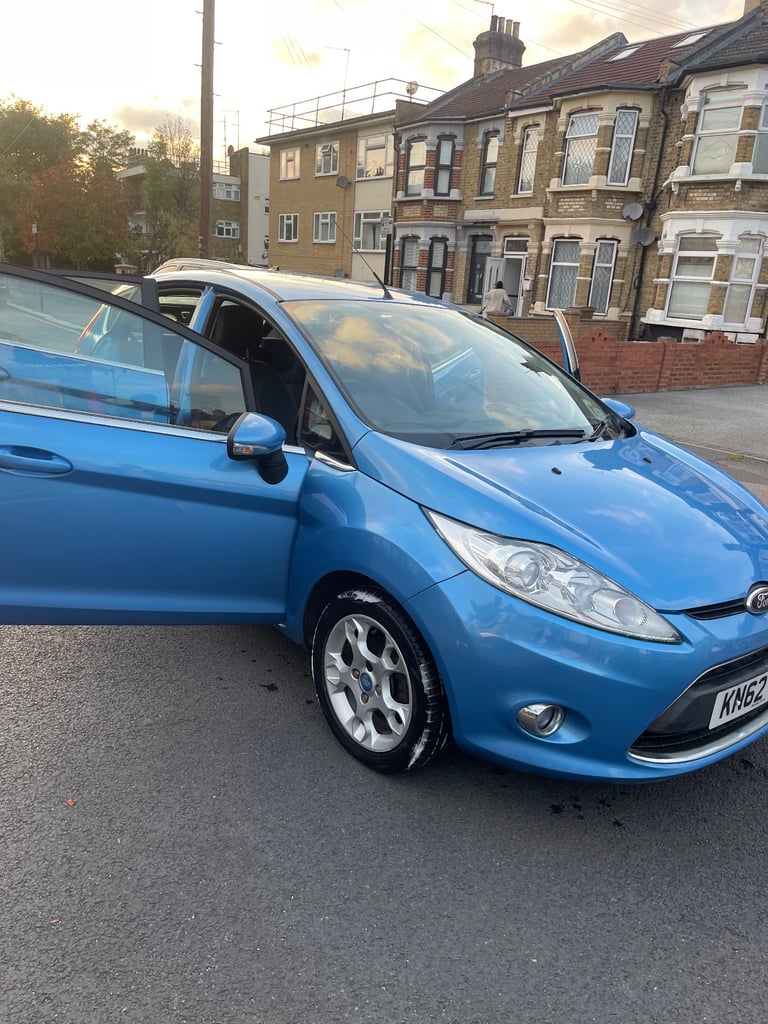 Ford, FIESTA, Hatchback, 2012, Manual, 1242 (cc), 5 doors