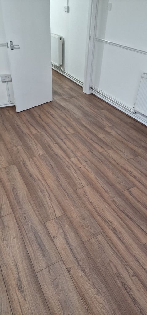 We do All type of flooring carpeting,laminate flooring etc.carpet installer/ technician.