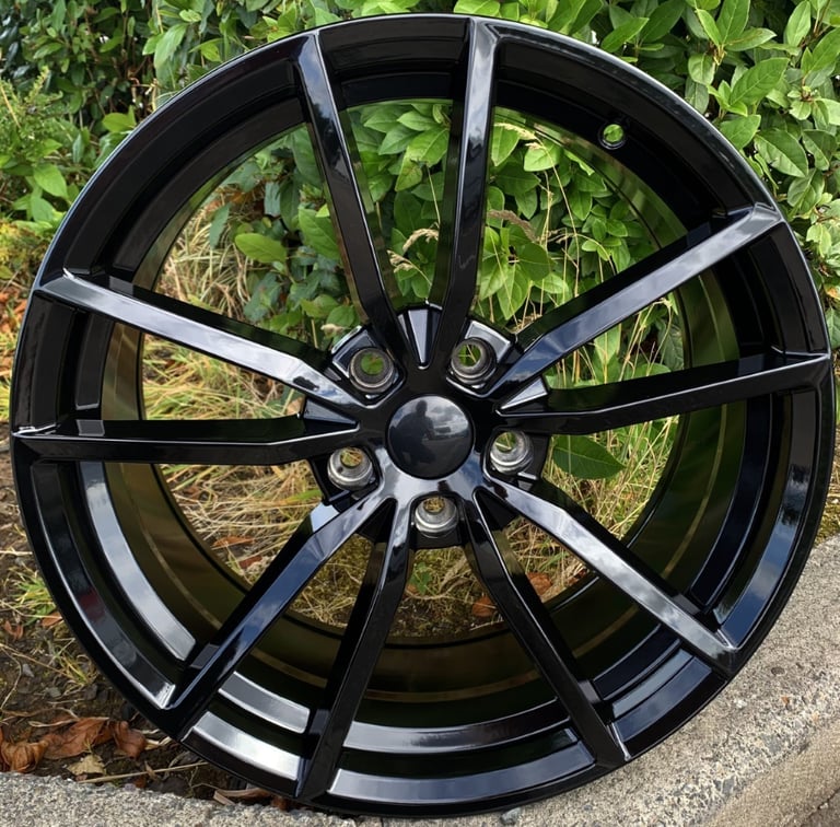 18 VW Pretoria style Alloy wheels Caddy Golf MK5,MK6,MK7 Etc 5x112