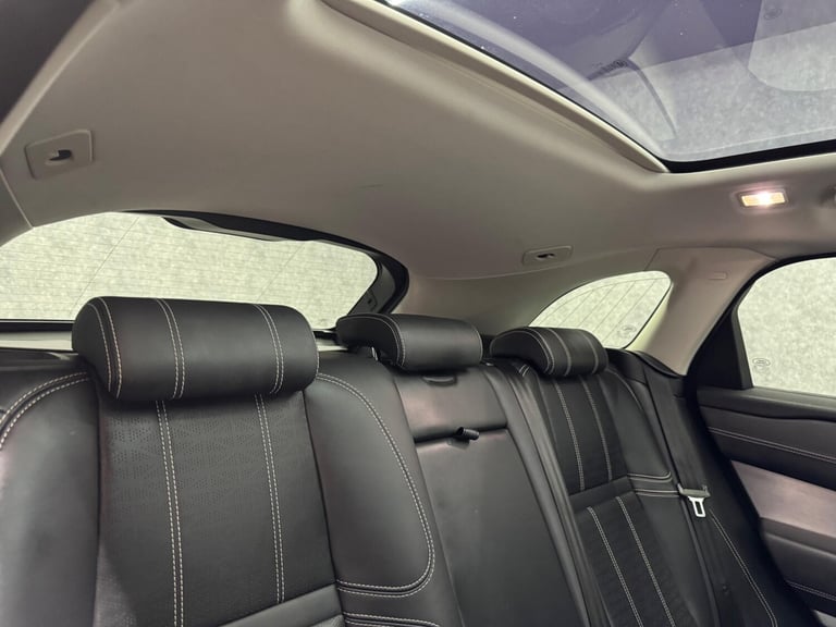 2018 Land Rover Range Rover Velar 2.0 D240 R-Dynamic HSE Auto 4WD Euro 6 (s/s) 5dr ESTATE Diesel ...