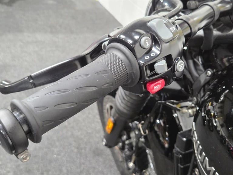 Triumph Bobber BLACK! LOADS OF EXTRAS