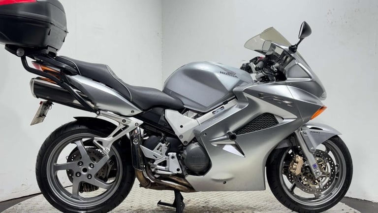 Honda VFR VTEC 2006 51k new MOT serviced commuter 800cc