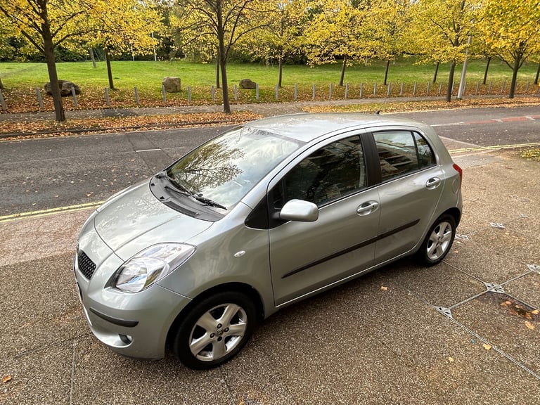 image for Toyota YARIS 1.3 automatic,low miles 50k,drives superb,excellent condition,service history,2 keys 