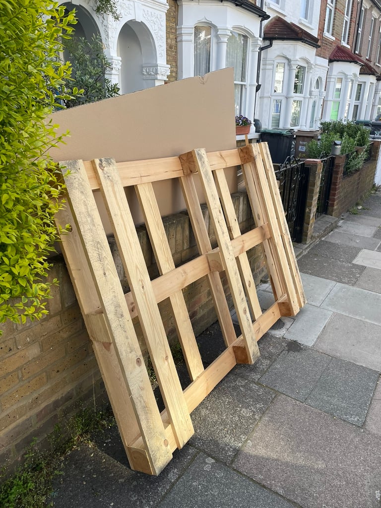 Free large wooden pallet 