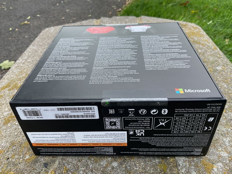 Microsoft White Xbox Series S 512GB Digital Console Bundle - New & Sealed.