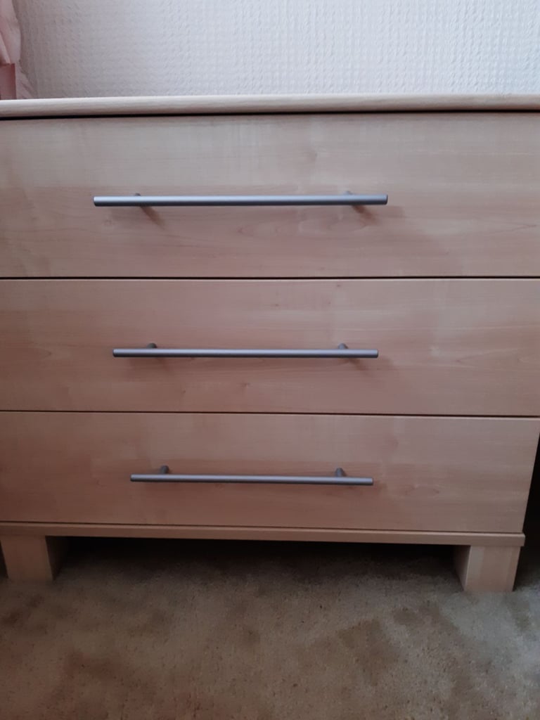 image for Chest of drawers