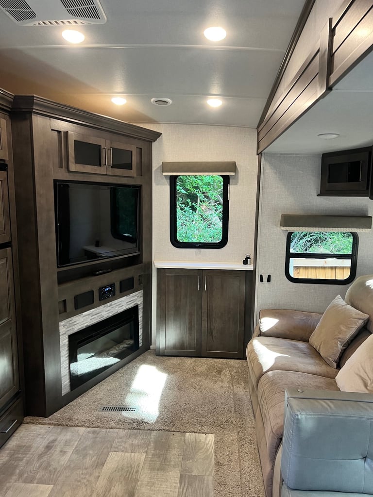American 5th wheel 