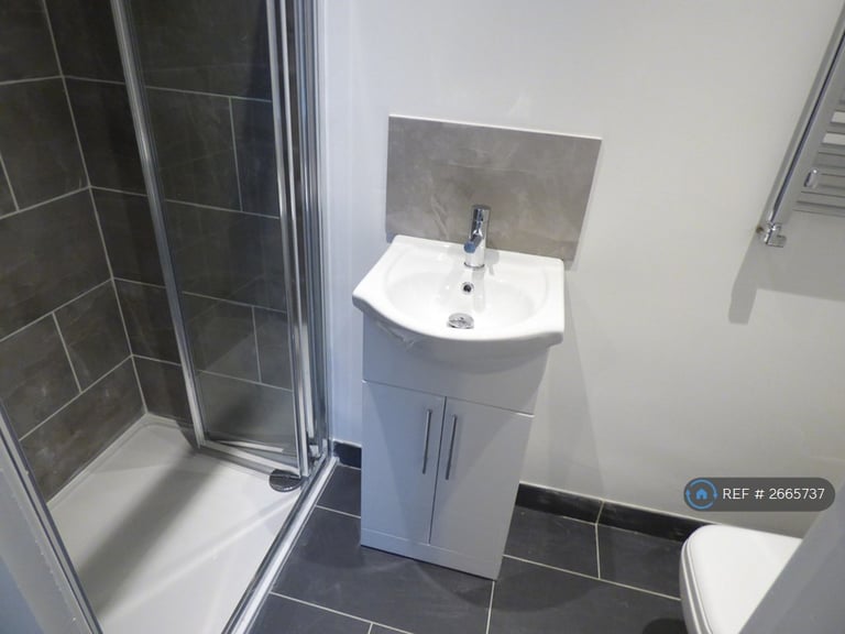 3 bedroom flat in Hsu Students Southbourne, Bournemouth, BH5 (3 bed) (#2665737)