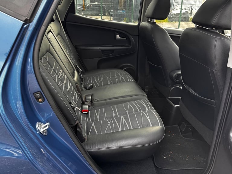  Kia Venga 1.6 3 MPV 5dr Petrol Auto Euro 5 (Sat Nav) (123 bhp) Petrol Automatic