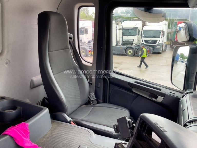 2017 (17) SCANIA P280 6X2 TAG CURTAINSIDE