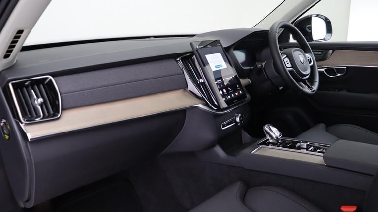 2025 Volvo XC90 B5 (P) AWD Plus Dark (Sunroof, Harman Kardon Sound, 360 Camera, BLIS) ESTATE Petr...