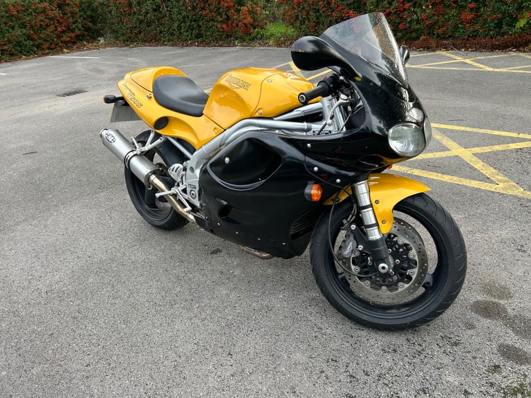 Triumph Daytona T595 + Biking Gear