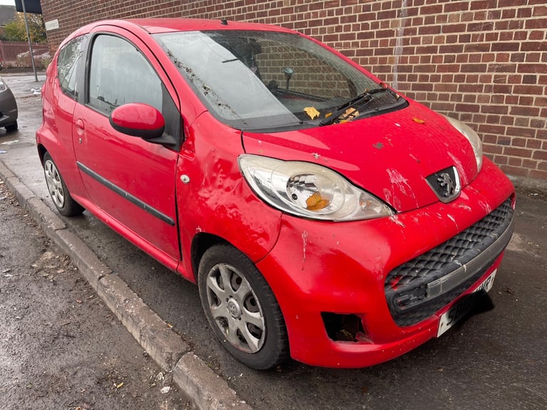 09 Peugeot 107 1.0 2door Petrol 5Speed Red BREAKING parts