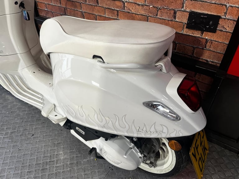 Piaggio Vespa 125cc Scooter JUSTIN BIEBER LIMITED EDITION 