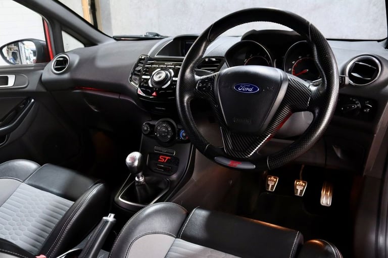 2015 Ford Fiesta 1.6 EcoBoost ST-2 3dr HATCHBACK PETROL Manual