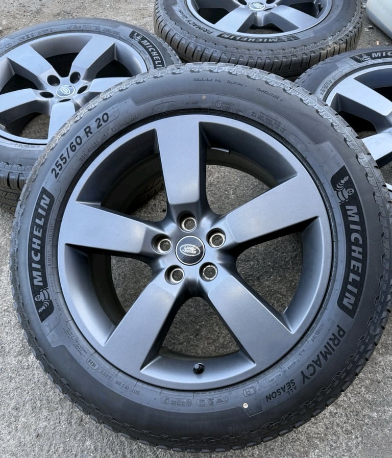 20” Landrover Defender 5098 Gunmetal Grey Set 4 MICHELIN PRIMACY ALL SEASON
